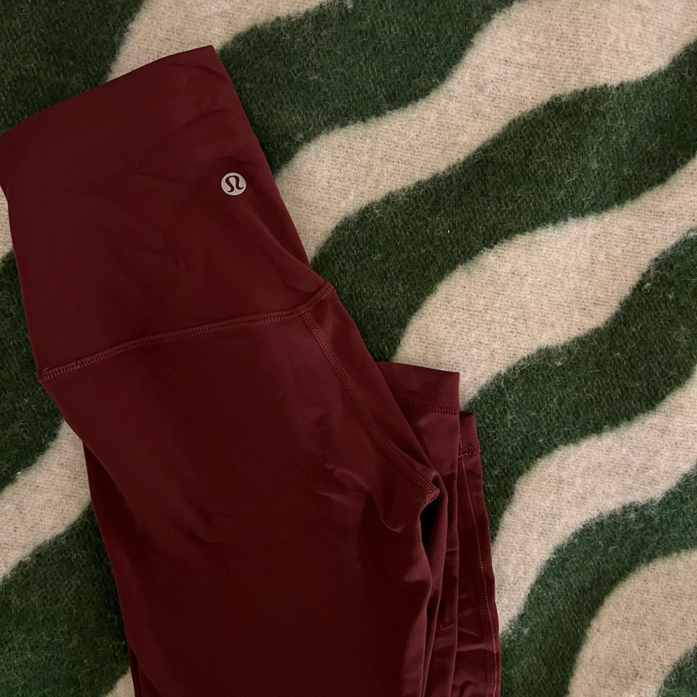 lululemon maroon high rise 25” align leggings
